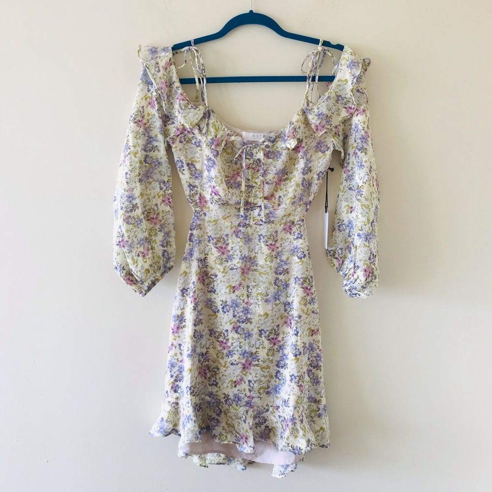 ASTR Anastasia Cutout Back Mini Dress, Ivory Lilac Floral, NWT - Picture 3 of 16